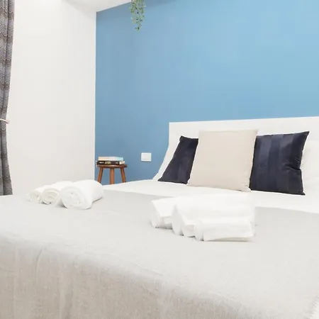 Brilla Marvelous In The Center *