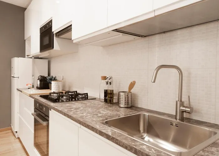 Brilla Marvelous In The Center